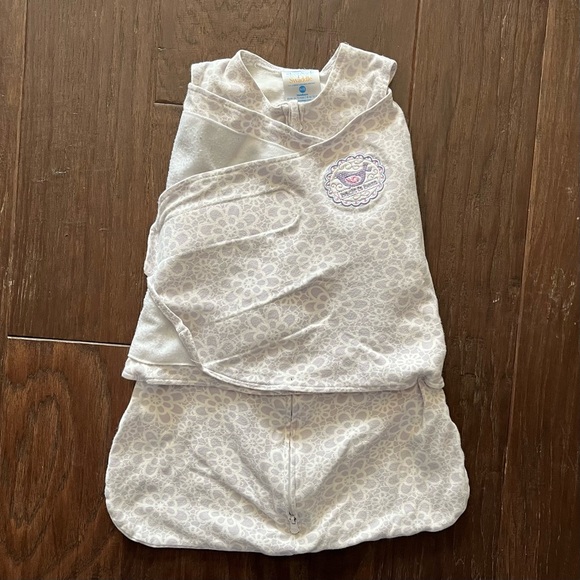 Newborn halo swaddle - Picture 1 of 1